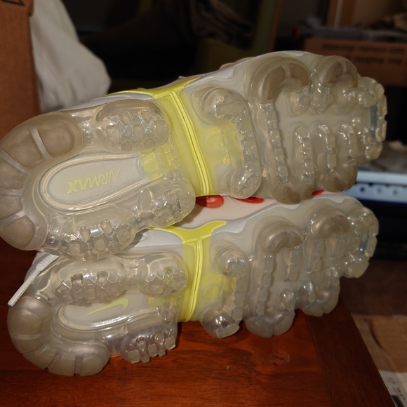 Nike Air vapormax plus size 5 woman's running shoes. Reverse sunset color way - Picture 4 of 13